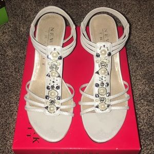 PEARL WHITE DRESSY SHOES